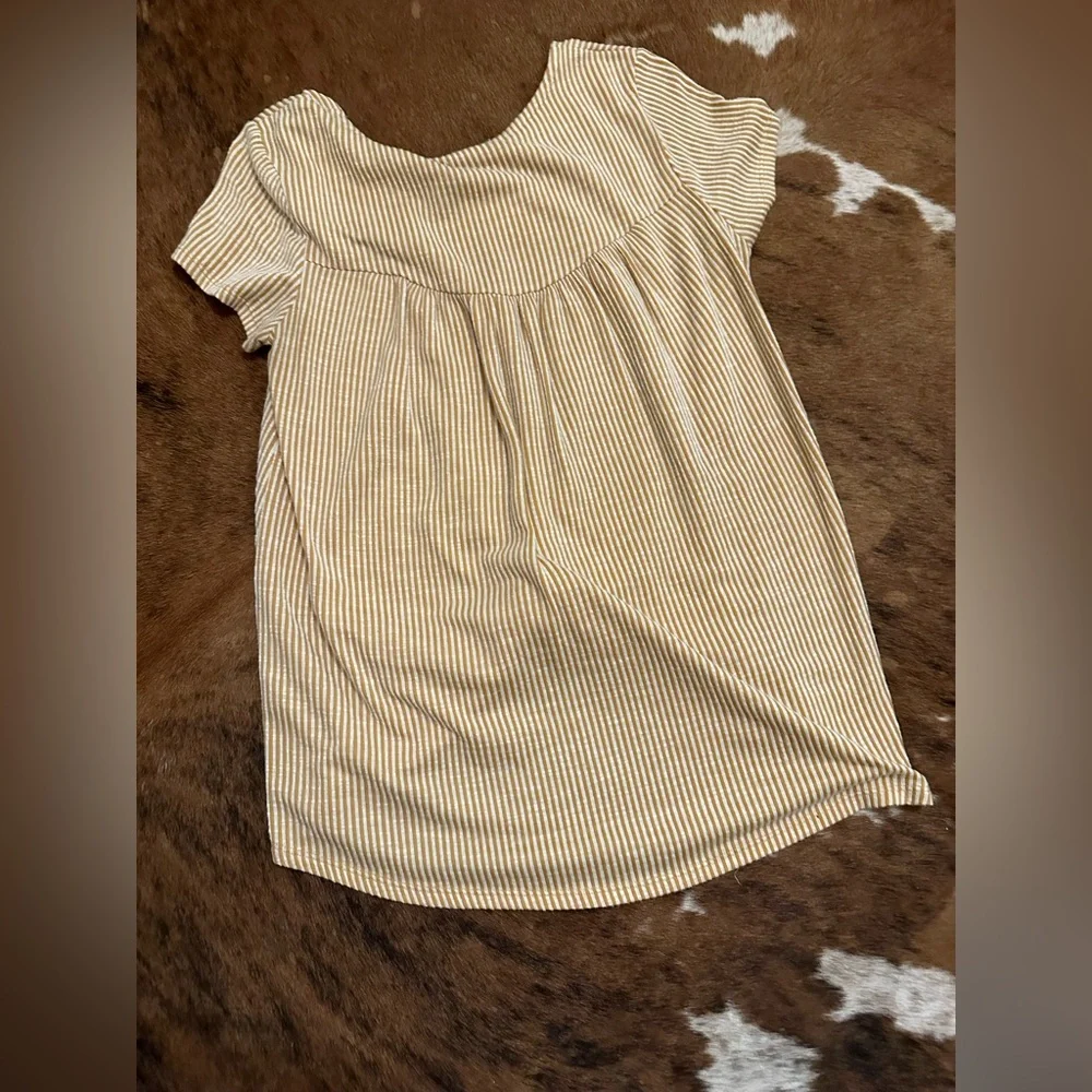Ladies top - Picture 3 of 3
